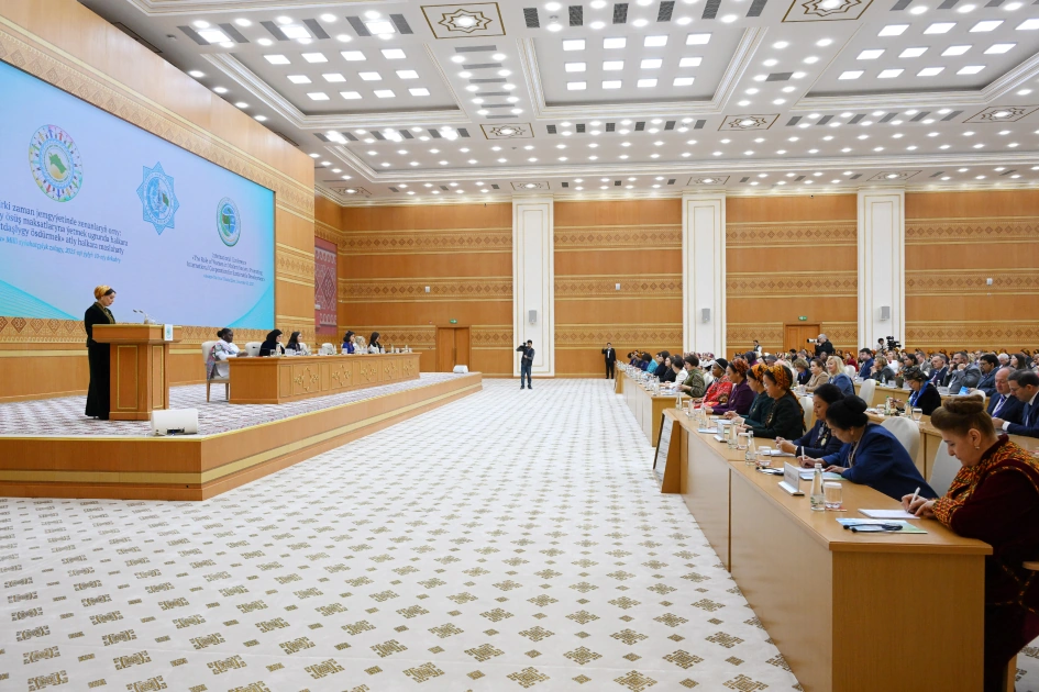Leyla Əliyeva Türkmənistanda beynəlxalq konfransda iştirak edib - FOTO