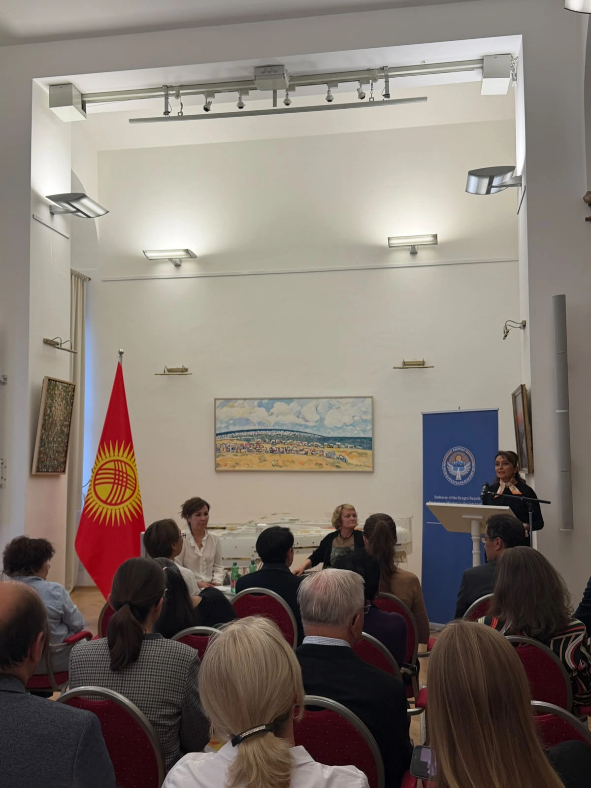 Vyanada Azərbaycan Mədəniyyət Mərkəzində Qırğızıstana həsr olunmuş kitabın təqdimatı keçirilib - FOTO