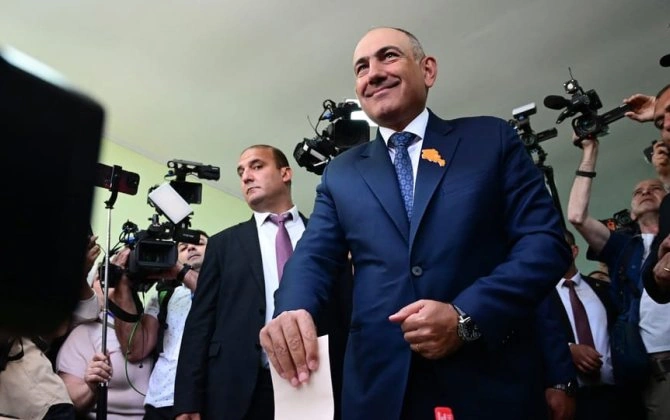 "Ermənistan Qərb yolunu seçdi: Paşinyanın qələbəsi Moskva üçün siqnaldır" - Çexiyalı politoloq