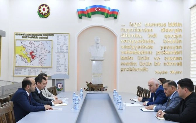 Dövlət Komitəsində AzQAC və IFRC Azərbaycan nümayəndəliyinin əməkdaşları ilə görüş keçirilib - FOTO