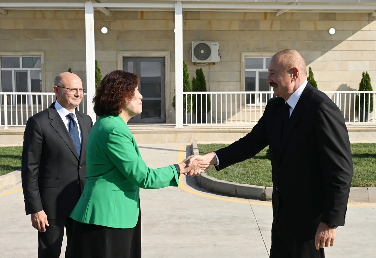 İlham Əliyev "Qobustan" Günəş Elektrik Stansiyasının açılışında iştirak etdi - FOTOLAR