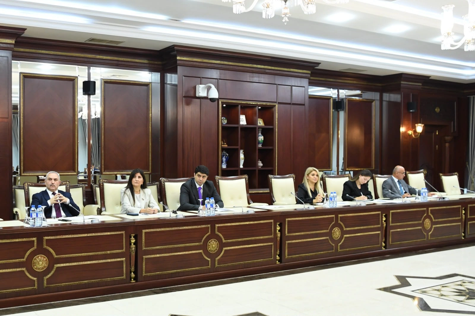İnsan hüquqları komitəsinin payız sessiyasında ilk iclası keçirildi - FOTO