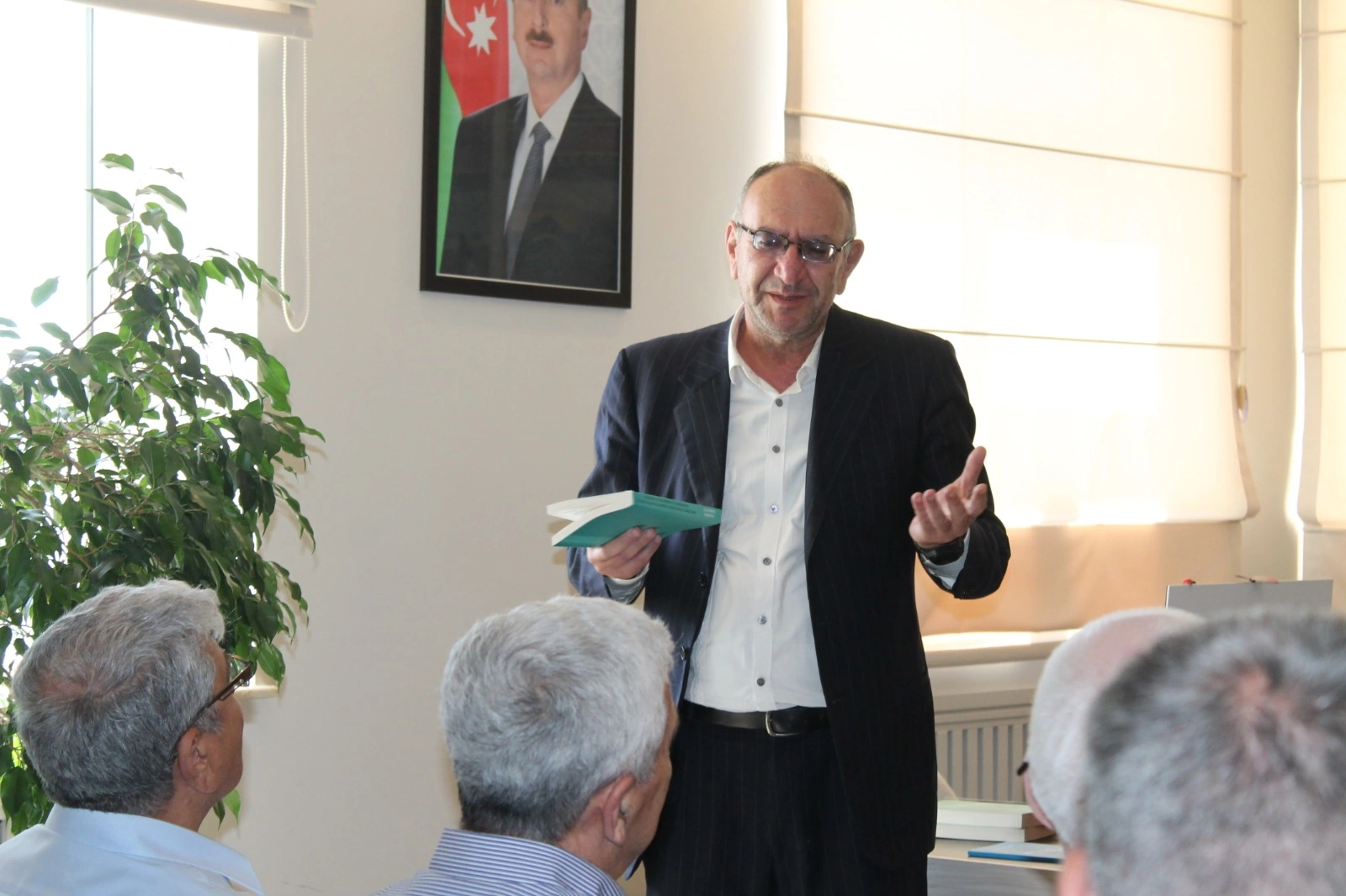 Bakı Avrasiya Universitetində Xatirə Fərəclinin kitabı təqdim olundu - FOTO