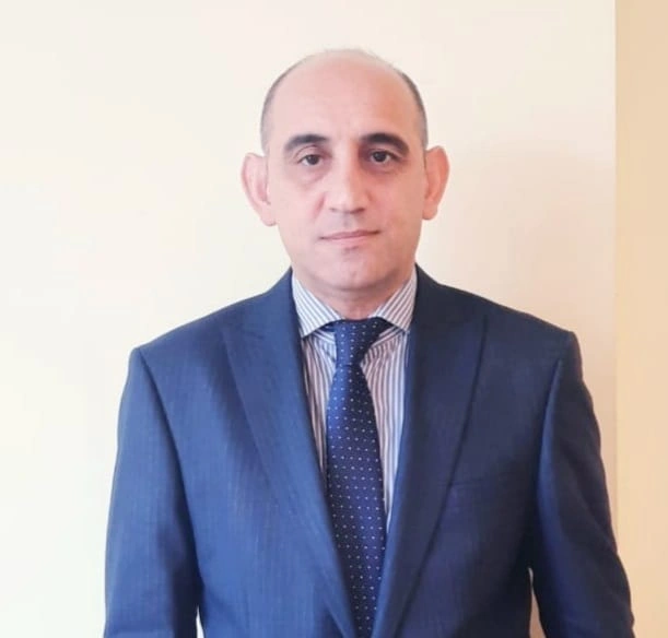 "İran Hörmüz boğazını bağlamaqla düşməni öz sərhədlərindən xaricdə saxlamaq taktikasını işə saldı"