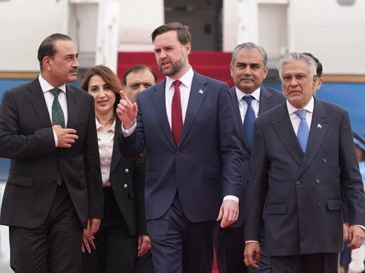 "İslamabadda nəticə yoxdur: ABŞ-İran danışıqları çökdü, Hörmüz böhranı dərinləşir" - "The Telegraph"