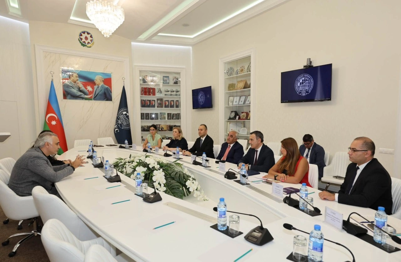 UNEC ilə Liv Bona Dea Hospital arasında memorandum imzalanıb - FOTO
