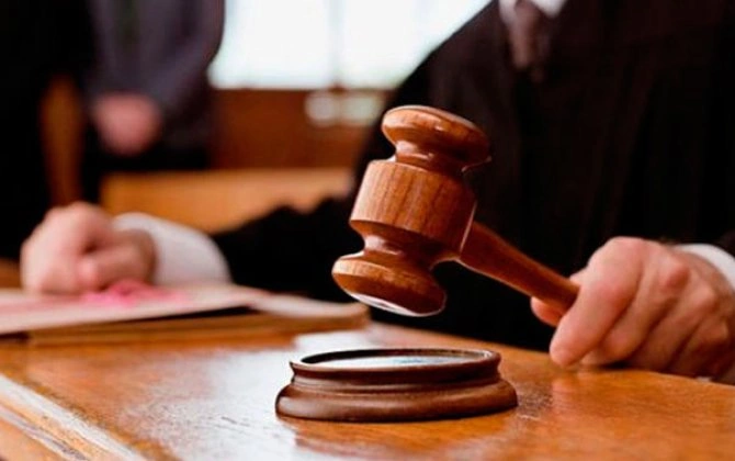 Yetkinlik yaşına çatmayan qızı qaçıran şəxs məhkəmə zalında həbs edildi