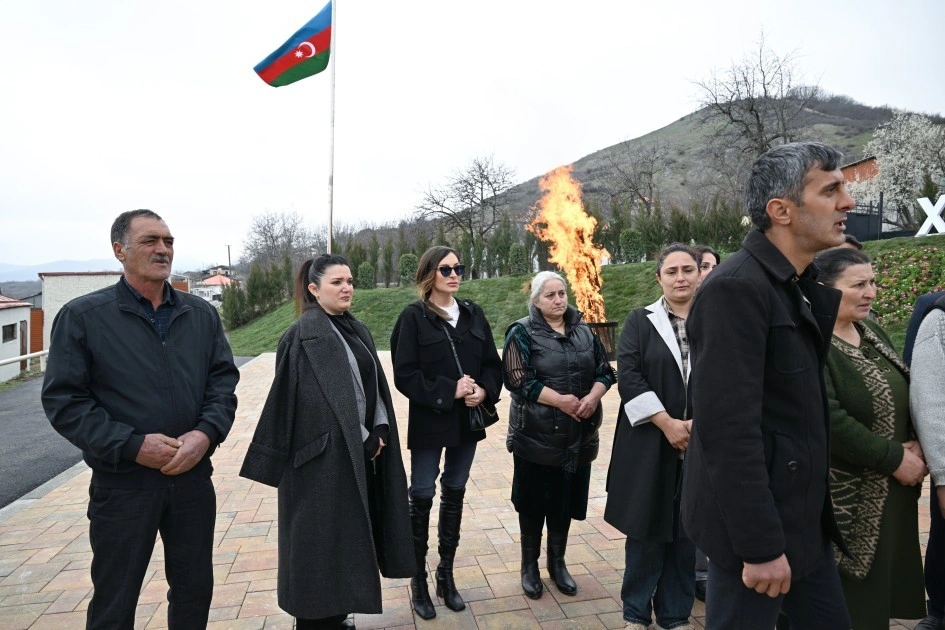 Prezident Xocavəndin Xanoba kəndində fərdi evlərin və infrastrukturun bərpa işləri ilə tanış olub - FOTO - YENİLƏNİB