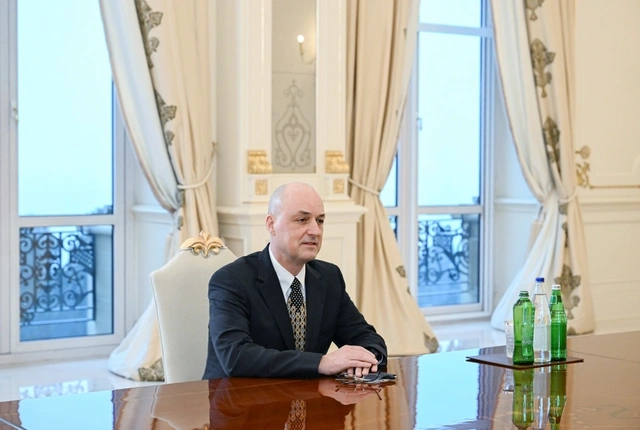 İlham Əliyev "John Deere" şirkətinin Mərkəzi Asiya və MDB ölkələri üzrə prezidentini qəbul etdi - FOTO