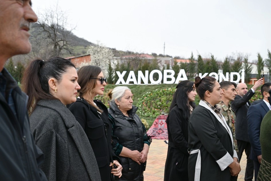 Prezident Xocavəndin Xanoba kəndində fərdi evlərin və infrastrukturun bərpa işləri ilə tanış olub - FOTO - YENİLƏNİB