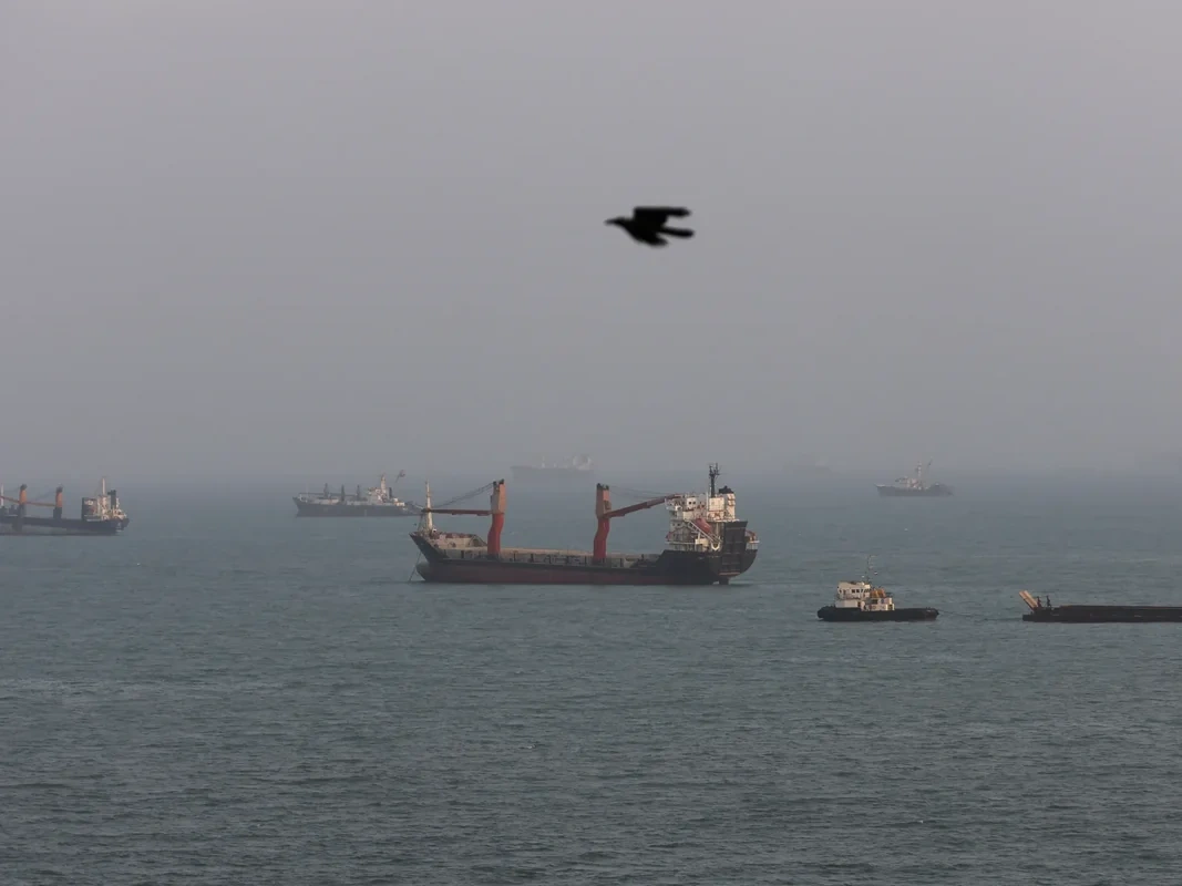 Hörmüz boğazında tanker PUA hücumuna məruz qaldı