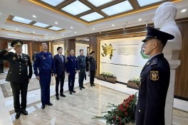 Qazaxıstan müdafiə nazirinin müavini Azərbaycana gəlib - FOTO