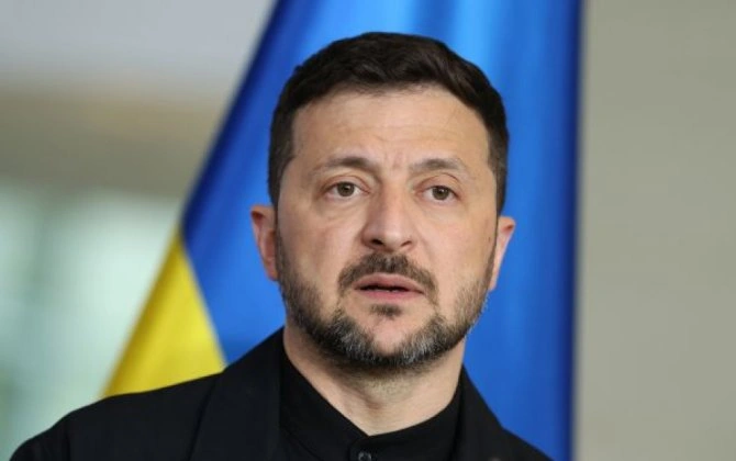 Zelenski: Ukrayna ordusu Donbasdan geri çəkilməyəcək