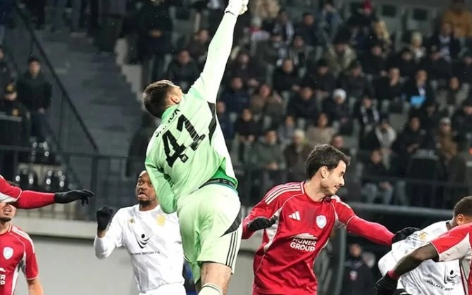 "Turan Tovuz"un qapıçısının quru seriyası qırıldı