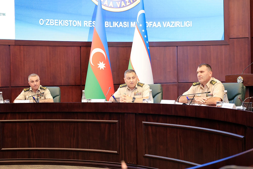 Azərbaycan və Özbəkistan müdafiə nazirlikləri arasında işçi görüşü keçirilib - FOTO