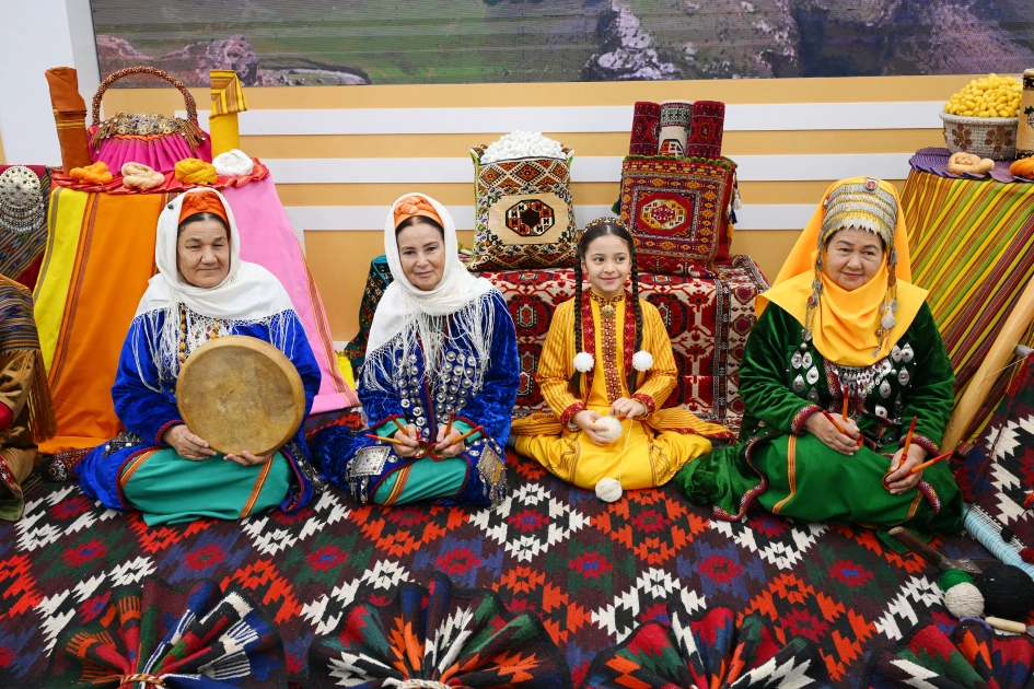 Leyla Əliyeva Türkmənistanda beynəlxalq konfransda iştirak edib - FOTO