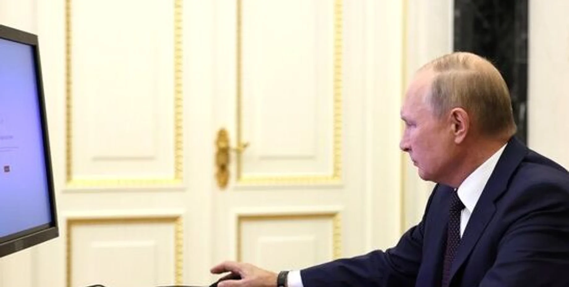 "Putin kompüterdən və smartfondan qorxur - bu isə Rusiya üçün hökmdür" - "The Times"