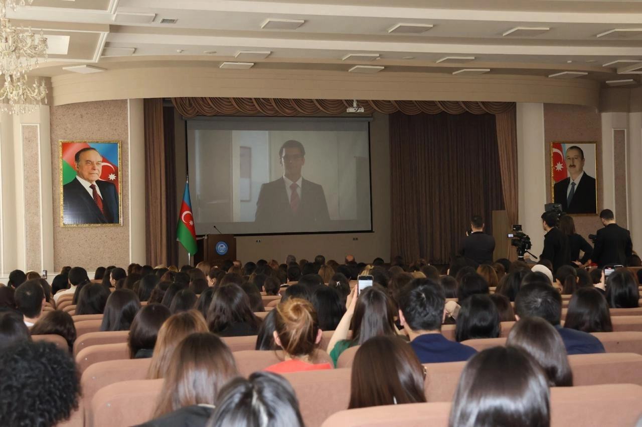 BSU-da Birləşmiş Millətlər Təşkilatının sülh elçisi ilə görüş keçirildi - FOTOLAR