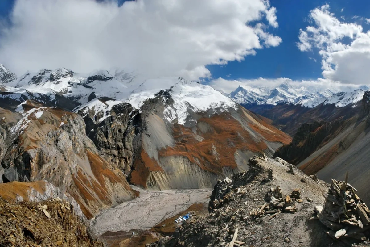 Everestdəki "yaşıl çəkmələr"in cəsədi endirilir: 150 min dollarlıq riskli əməliyyat - FOT