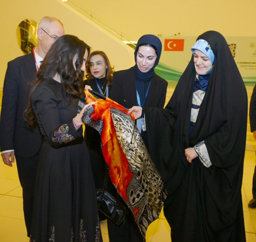 Leyla Əliyeva "Mənim dənizlərim, mənim okeanlarım" sərgisini ziyarət edib - FOTO