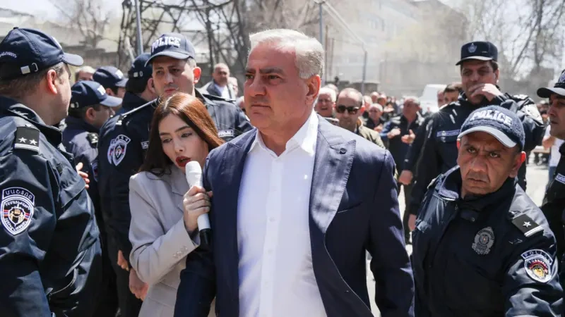 Ermənistanda seçkilər: Rusiya ilə "boşanma", Avropa ilə yaxınlaşma? - BBC