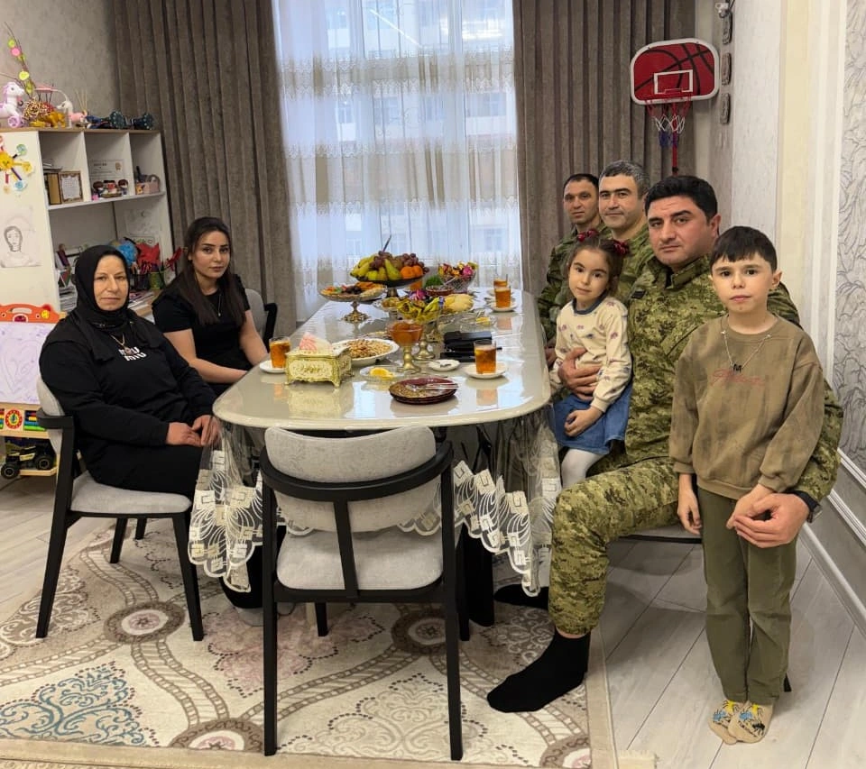 Dövlət Sərhəd Xidmətinin rəhbərliyi şəhid ailələrini ziyarət etdi - FOTOLAR
