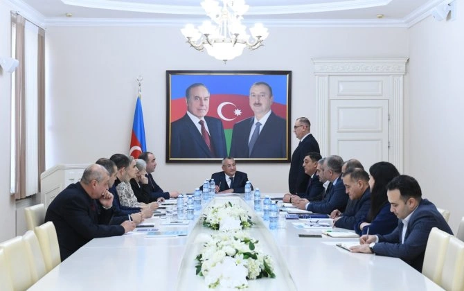 Rövşən Rzayev İctimai Şuranın iclasını keçirdi - Bu məsələlər müzakirə edildi
