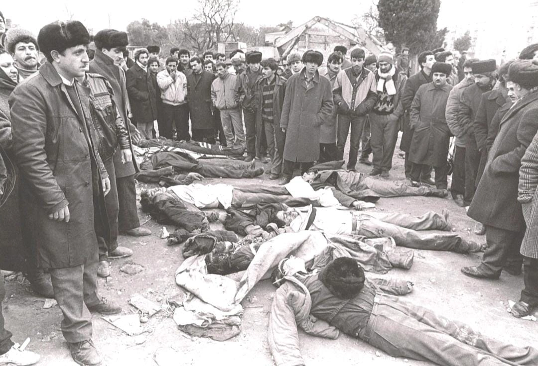 Qanlı köynək, güllə ilə deşilmiş gödəkdə, Larisanın tabutu-20 yanvar şəhidlərinin əşyalarının qorunduğu muzeydən FOTOREPORTAJ