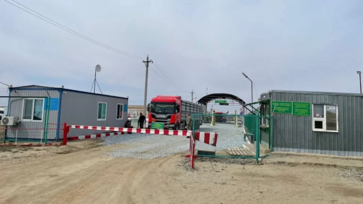 Qazaxıstan Rusiya ilə sərhəddəki keçid məntəqəsini bağladı