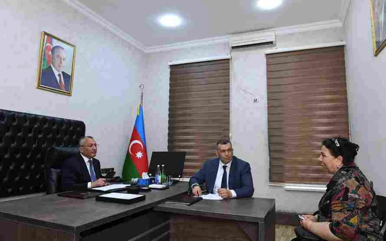 Rövşən Rzayev növbəti vətəndaş qəbulu keçirdi - FOTOLAR