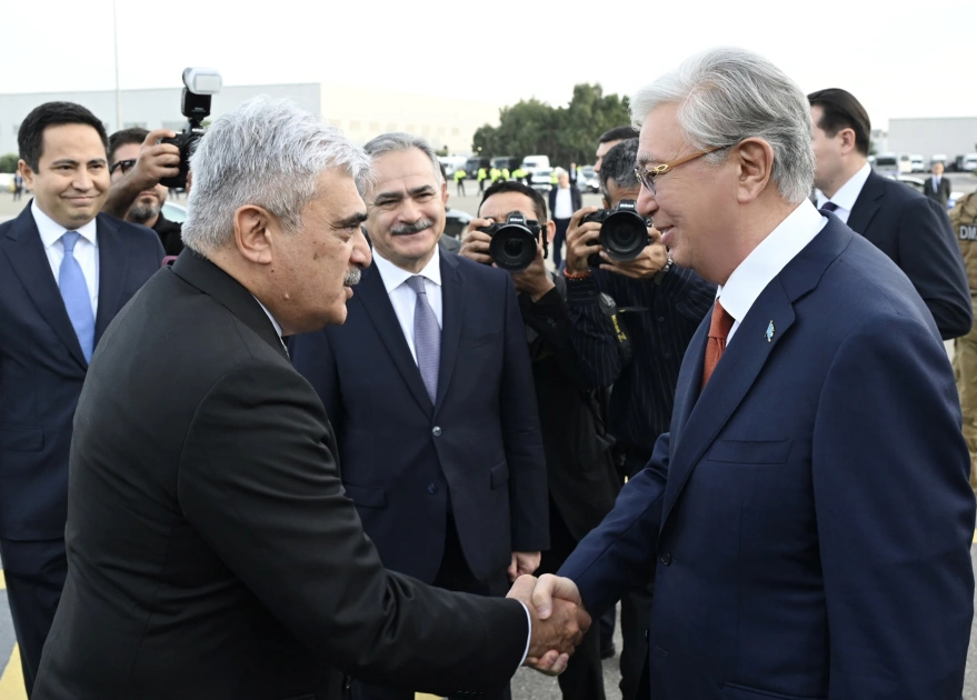 Qazaxıstan Prezidenti Azərbaycana səfərə gəlib - FOTO