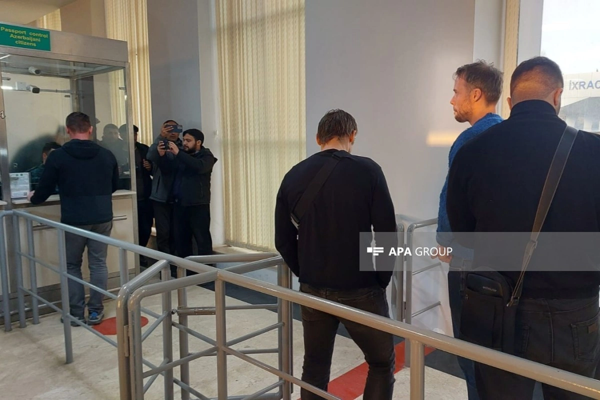 İsveç və Çexiyanın İrandakı səfirliyinin əməkdaşları Azərbaycan sərhədi ilə təxliyə olunub - FOTO