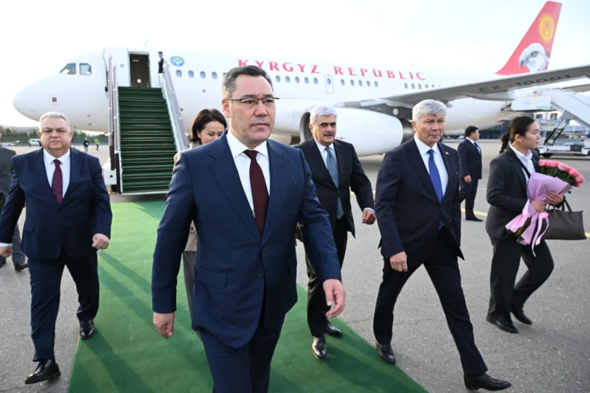 Qırğızıstan Prezidenti Azərbaycana səfərə gəlib - FOTO