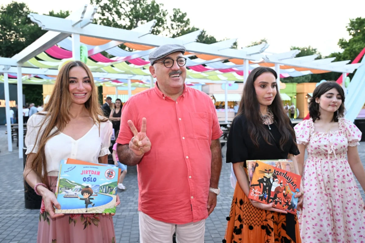 Leyla və Arzu Əliyevalar "CandyFest" yay festivalını ziyarət edib, "Sehrli mirvari" su sirki şousunu izləyiblər - FOTO