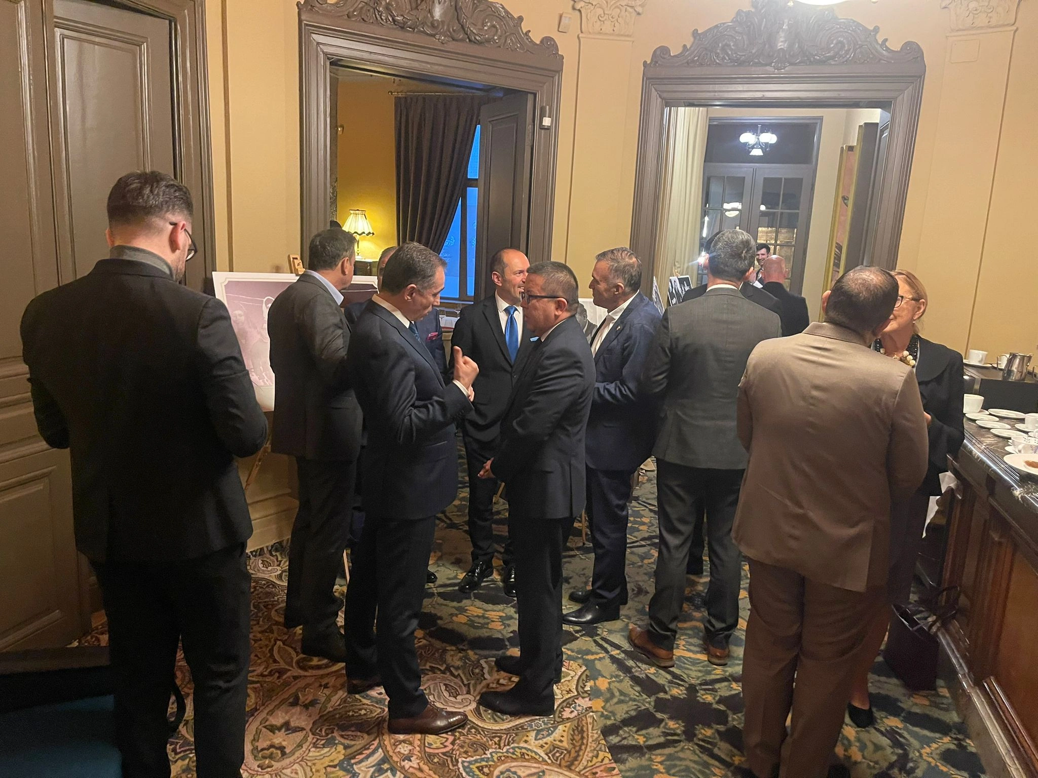 Ümummilli liderin xatirəsi Buxarestdə yad edildi - FOTOLAR