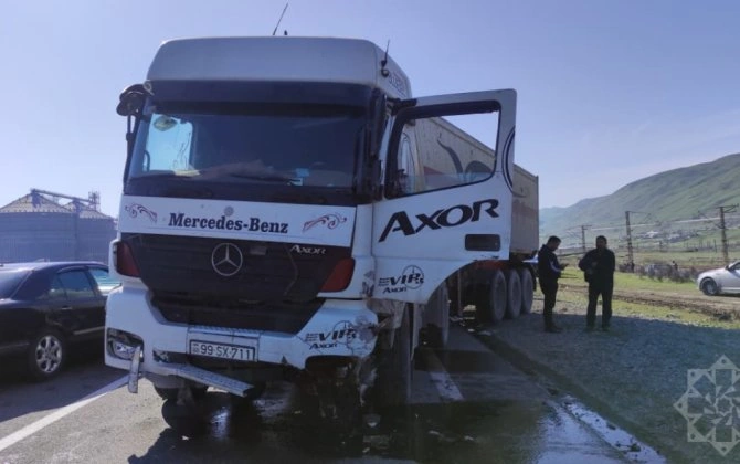 Bakı-Quba yolunda yük və minik avtomobilləri toqquşdu - FOTOLAR