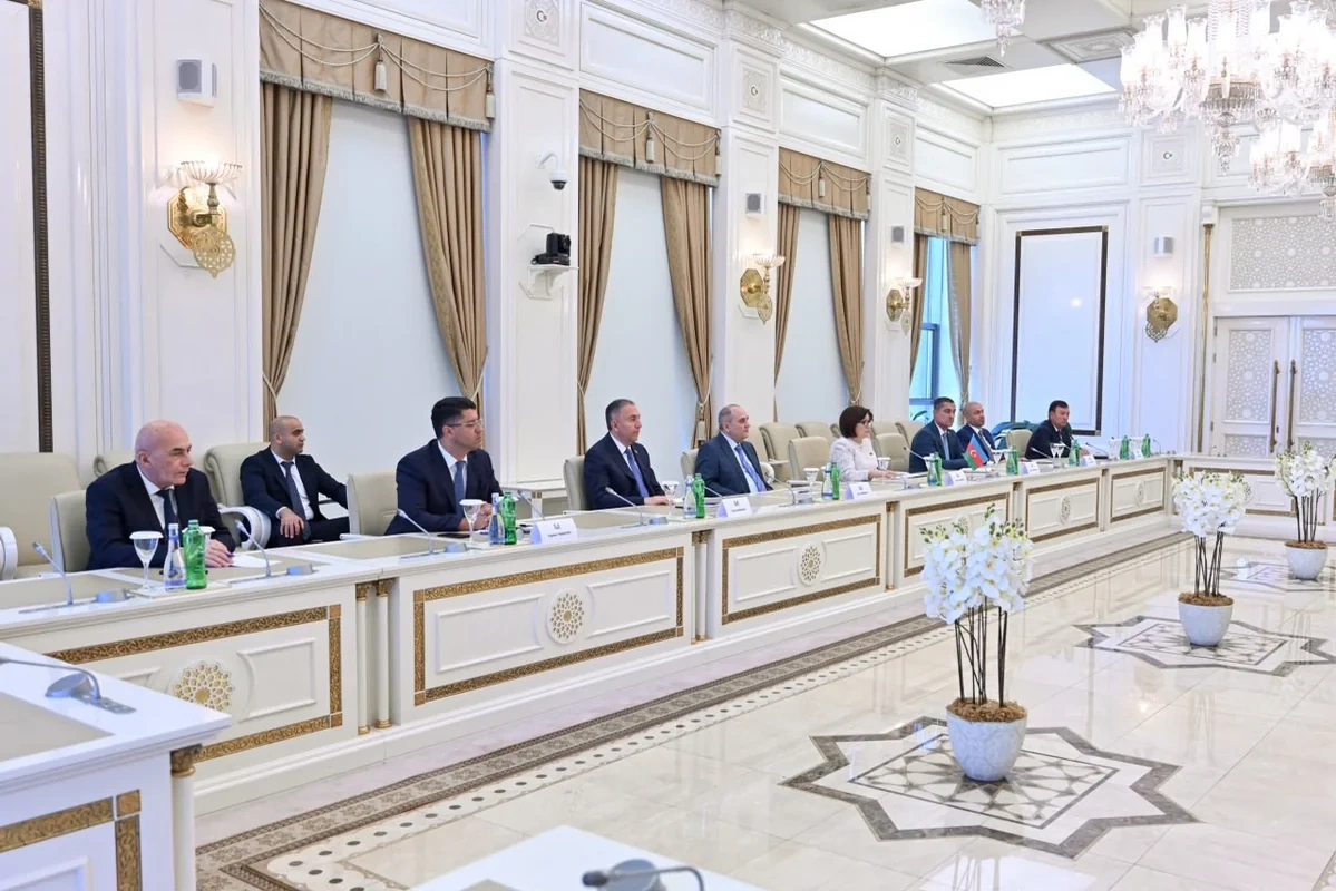Milli Məclisin sədri Çin Kommunist Partiyasının nümayəndə heyəti ilə görüşüb - FOTO