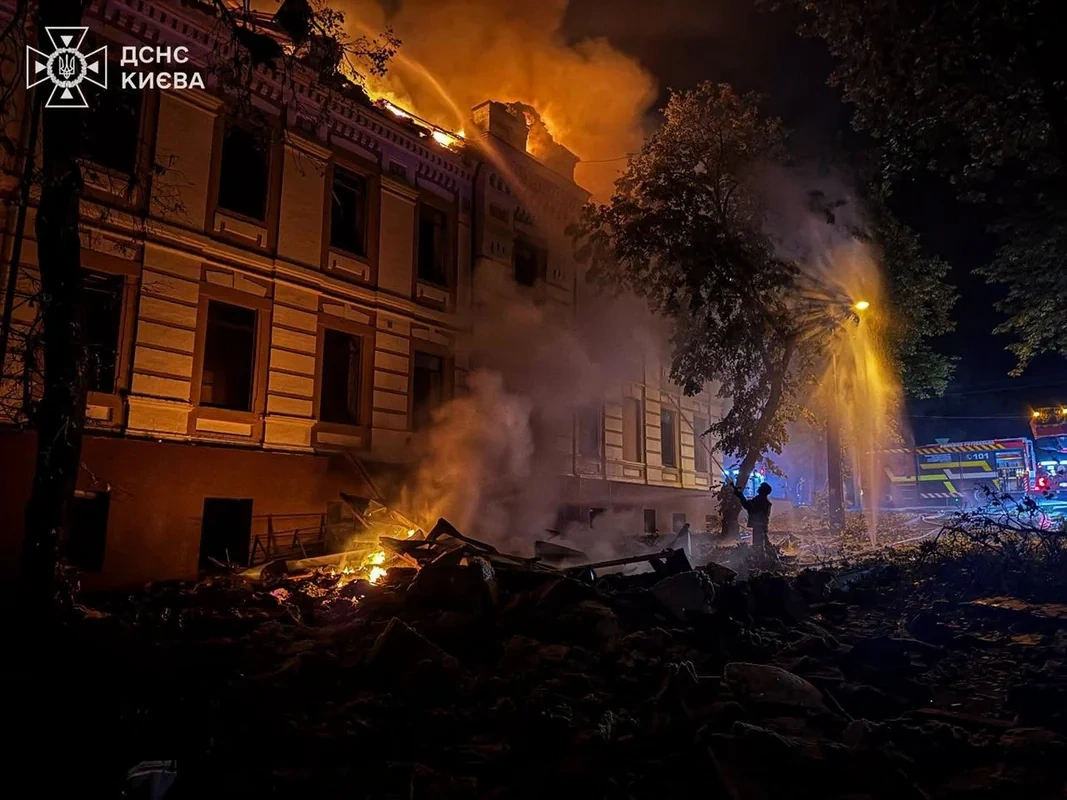 Rusiya ordusu Kiyevə zərbələr endirdi: Ölən və yaralananlar var - FOTO