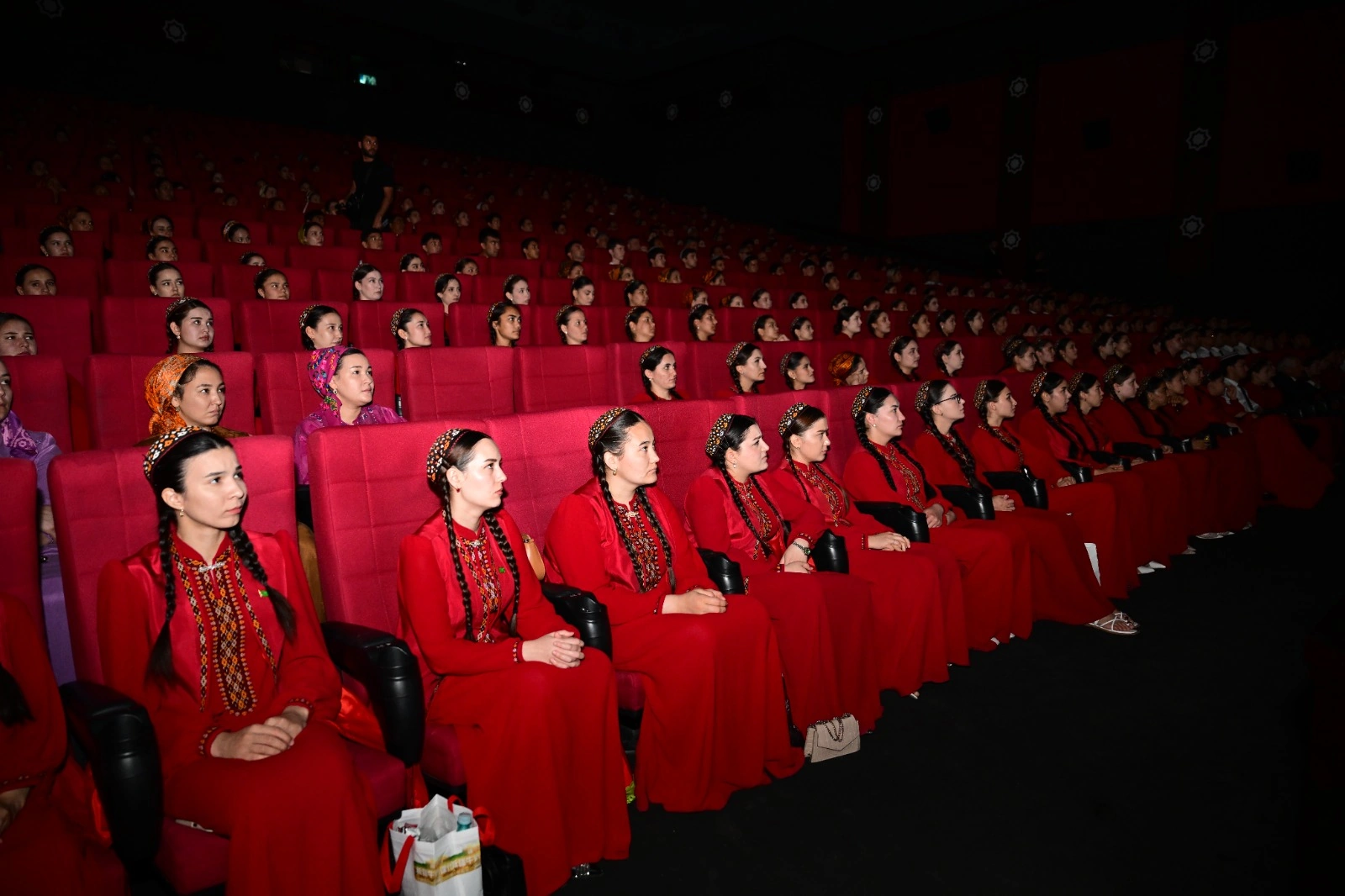 "Cənnət yuxusu" filmi Aşqabadda nümayiş olundu - FOTO