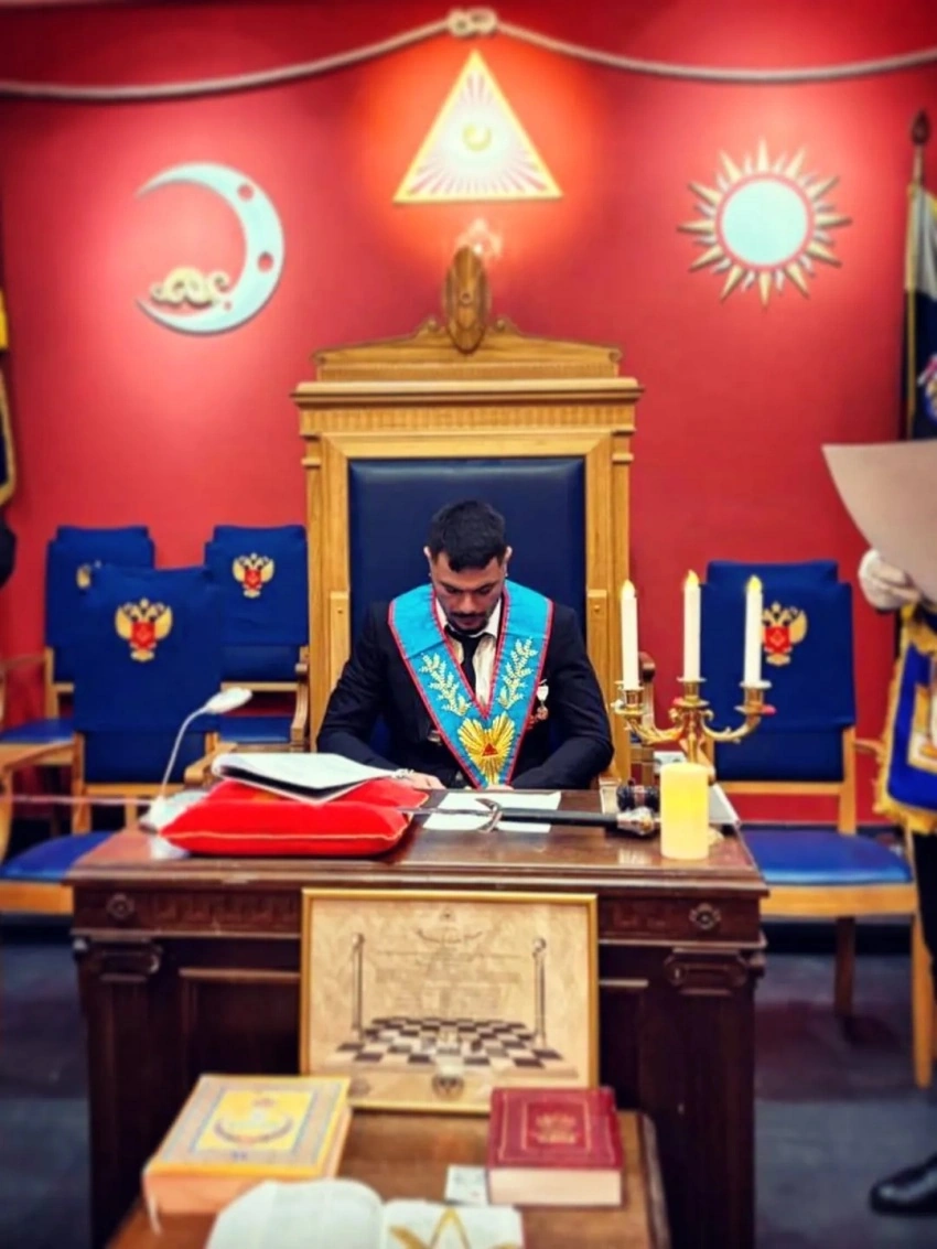 Mason lojasında yüksək rütbə alan azərbaycanlı kimdir? - FOTO