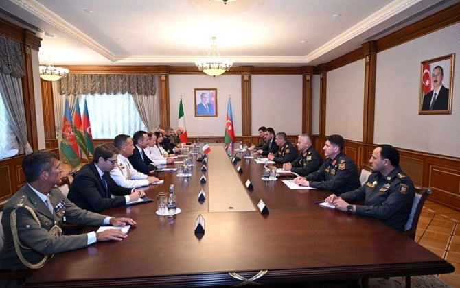 Azərbaycan və İtaliya arasında müdafiə sahəsində əməkdaşlıq perspektivləri müzakirə olunub - FOTO