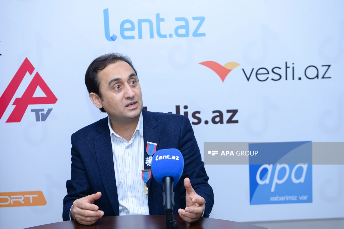 Rəsulzadənin obrazını canlandıran aktyor: "30-40 manata məclislərə kloun gedirdim" - FOTO