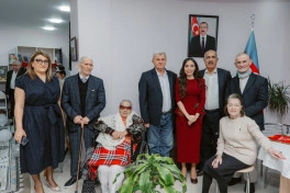 Ahıl şəxslər üçün sosial xidmət müəssisəsində Yeni il süfrəsi açılıb - FOTO