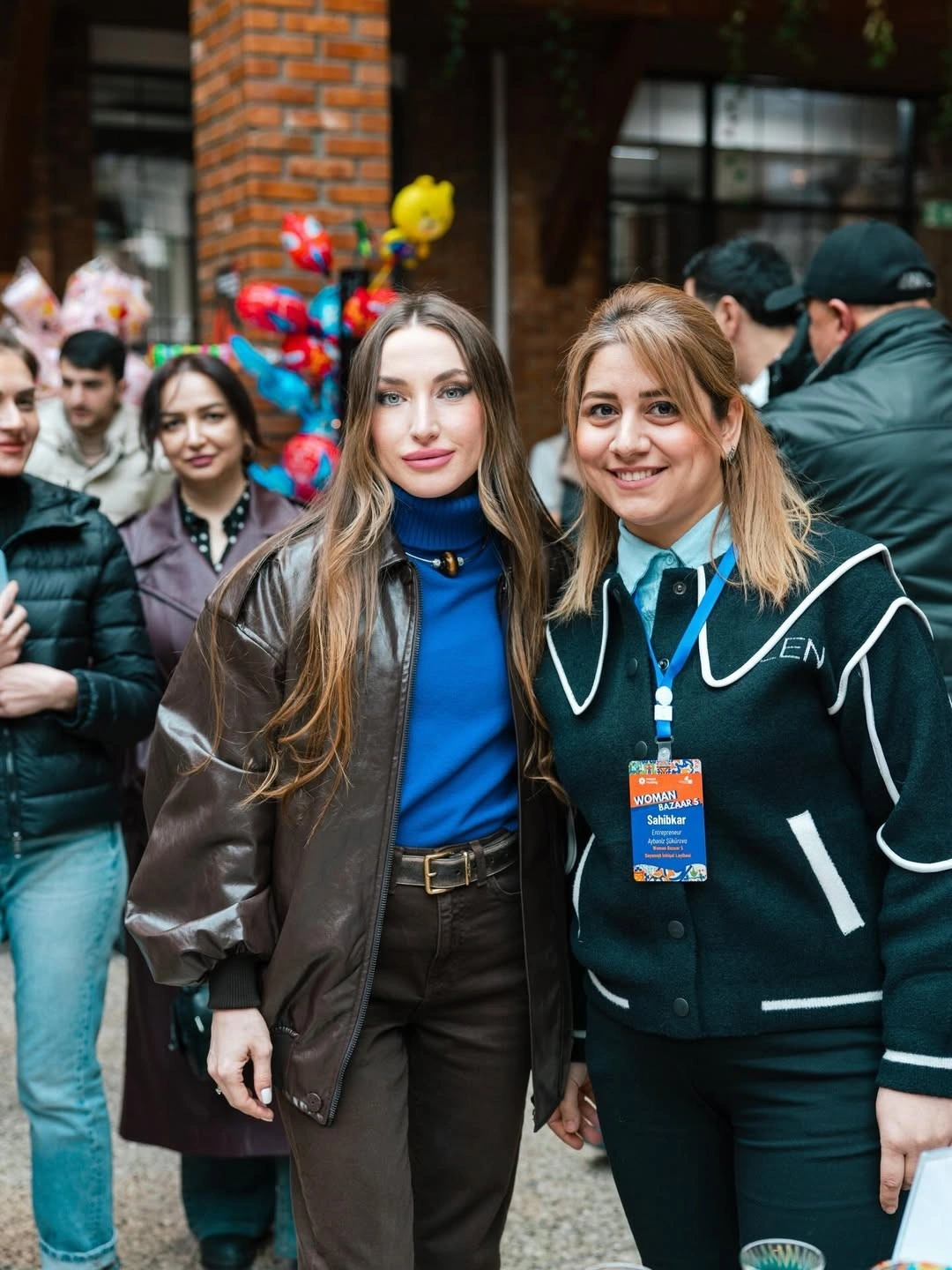 Prezidentin qızları və gəlini "Woman Bazaar" festivalında - FOTOLAR