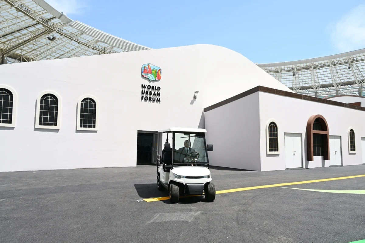 İlham Əliyev Bakı Olimpiya Stadionunun ərazisində WUF13 ilə bağlı görülən işlərlə tanış oldu - FOTO
