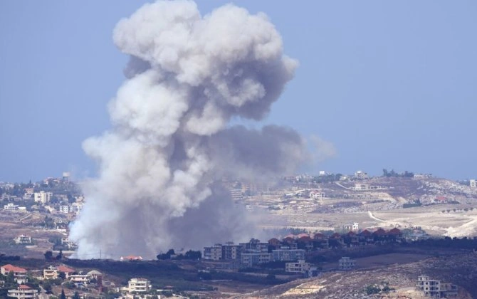 İsrail Livanda Hizbullah mövqelərini bombalayıb
