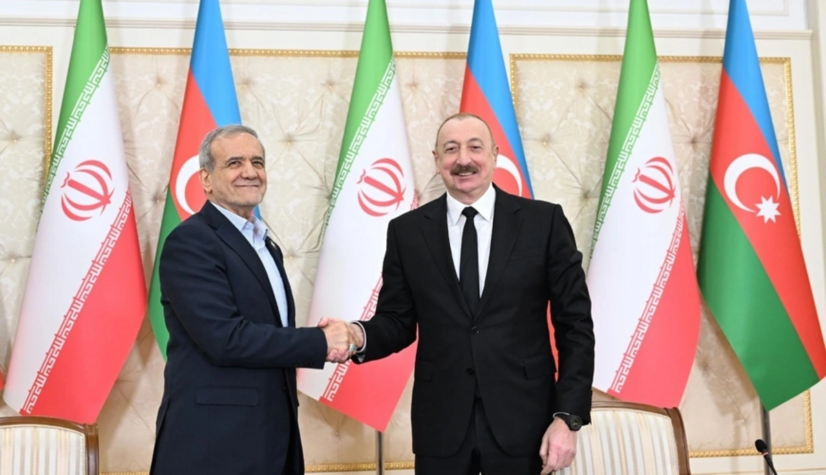 İlham Əliyev Məsud Pezeşkianı təbrik etdi