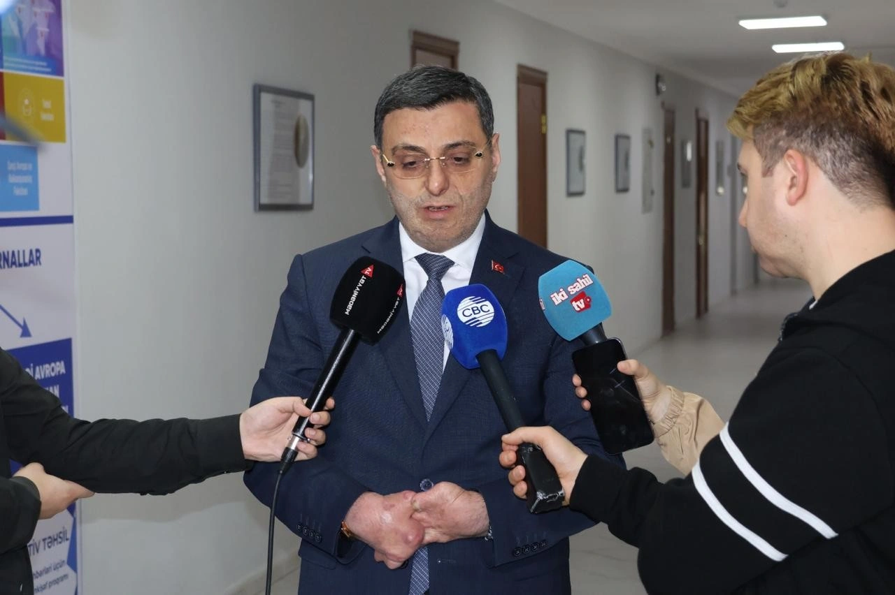 BSU-da Birləşmiş Millətlər Təşkilatının sülh elçisi ilə görüş keçirildi - FOTOLAR