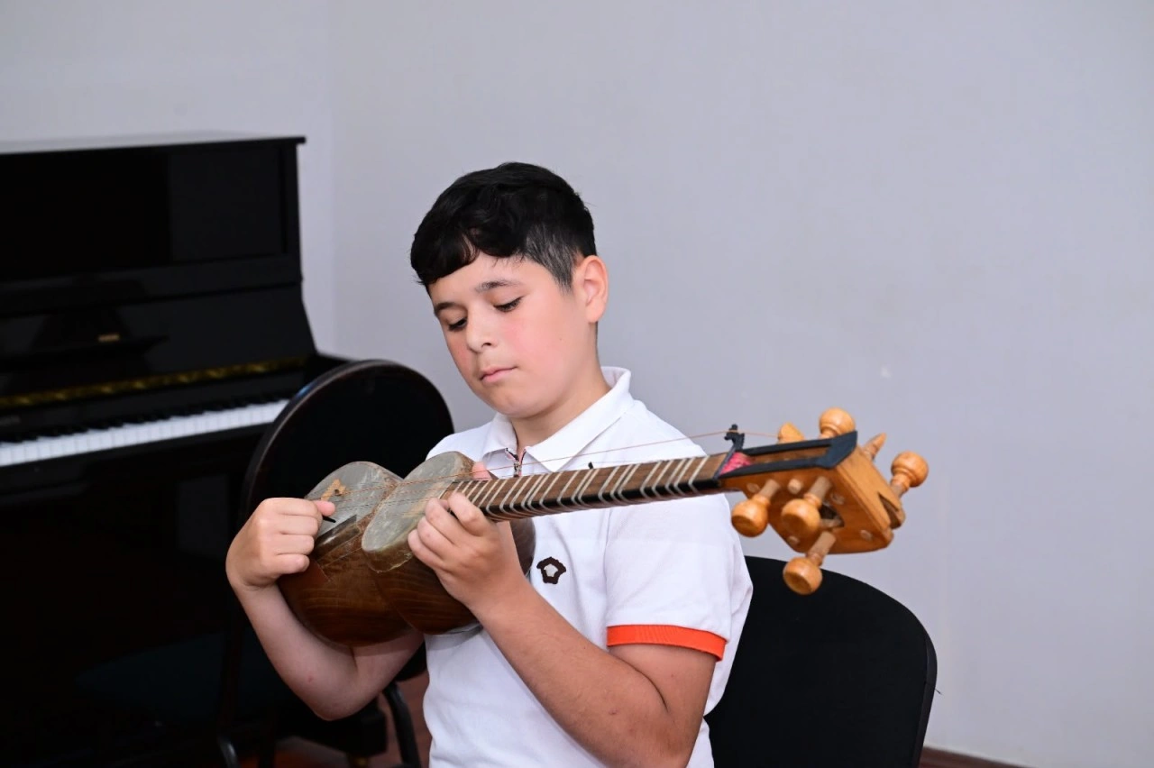 İncəsənət məktəb və mərkəzlərində buraxılış imtahanları keçirilir - FOTO