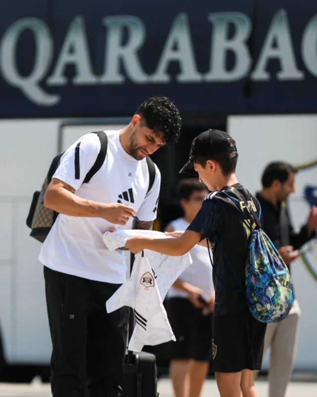 "Qarabağ" Niderlanda yola düşdü - FOTO